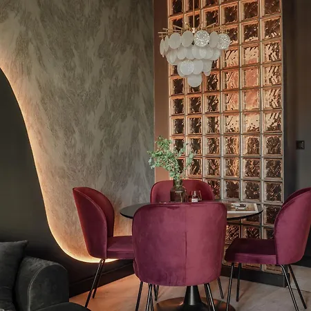 Apartmanhotel Casa Blush - Loftaffair Collection 4*