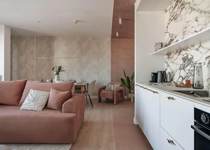 Aparthotel Casa Blush - Loftaffair Collection 4*